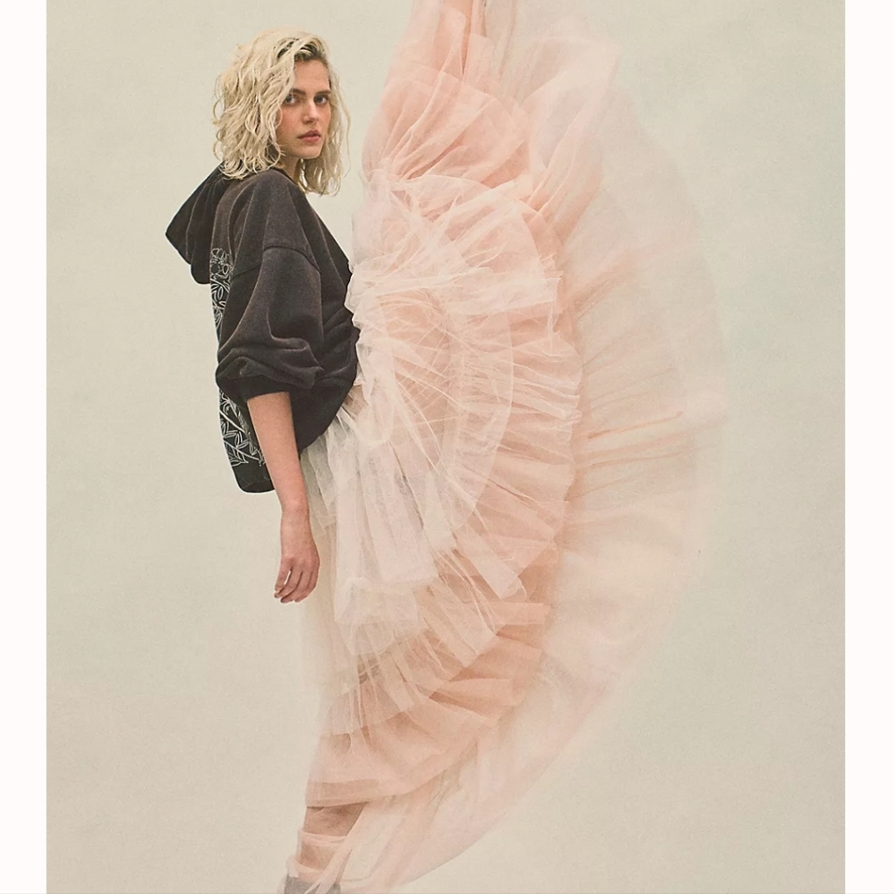 FREE PEOPLE INTIMACY - Tulle Much Half Slip - NWT - LARGE